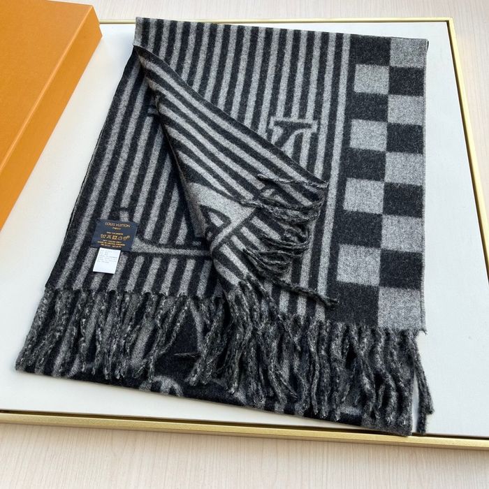 Louis Vuitton Scarf LV00137